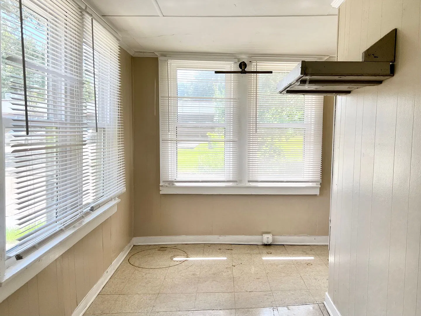 Adorable 2 Bed 1 Bath Minutes From Downtown Lafayette — Photo 4