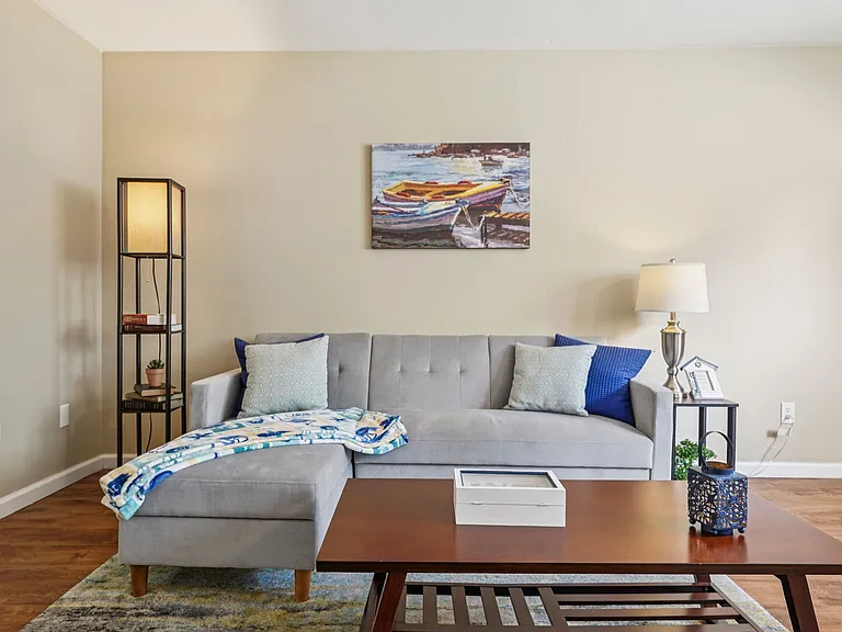 Liv Apartments — Photo 40