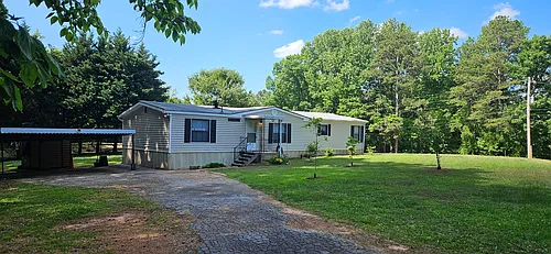 3366 Shoreland Dr Photo 1