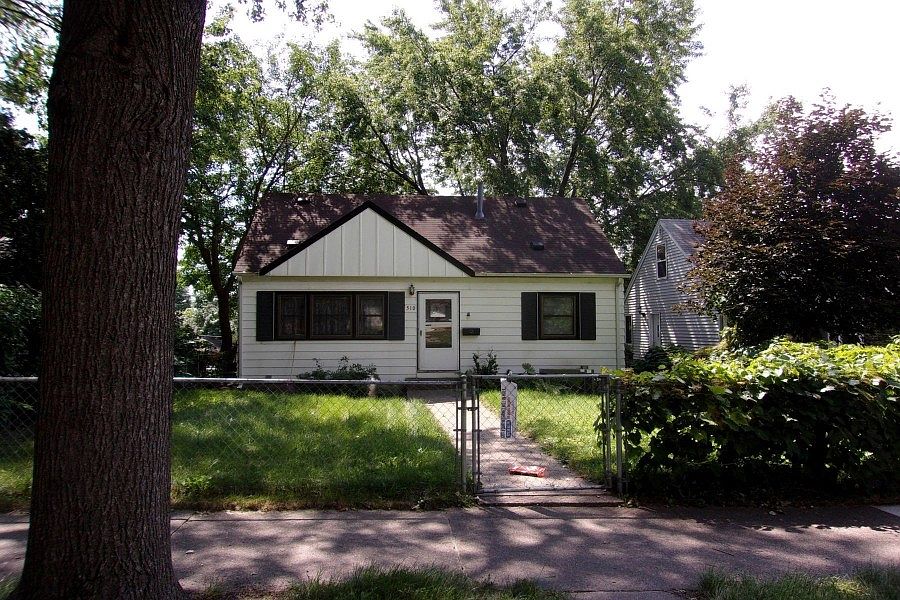 1st image of 510 36 1/2 Ave NE