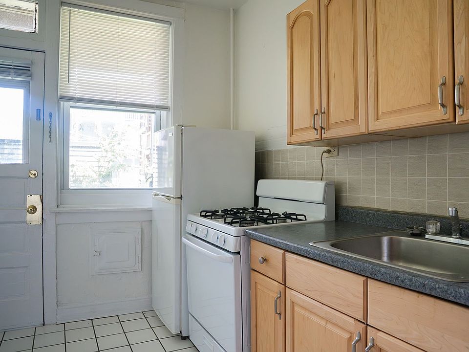 1st image of 1466 W Argyle St APT 1R