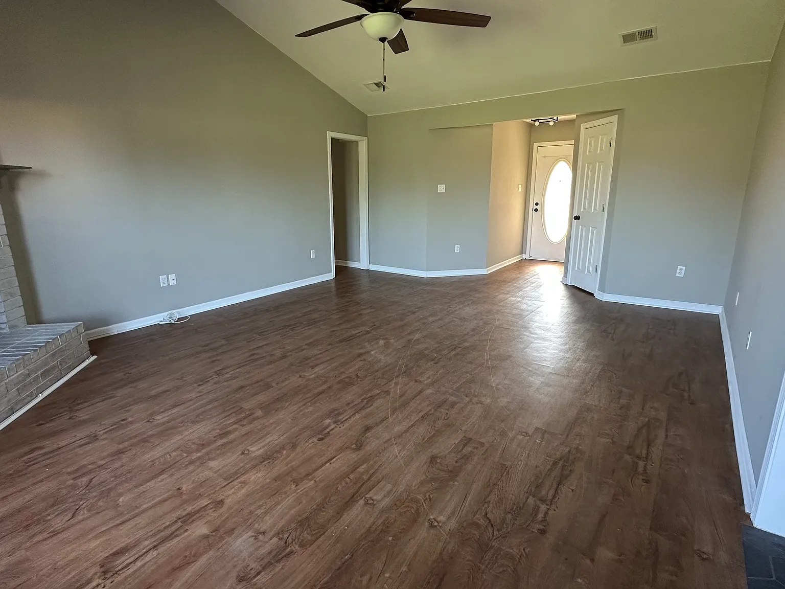 3 bed, 1596 sqft, $1,800 — Photo 3