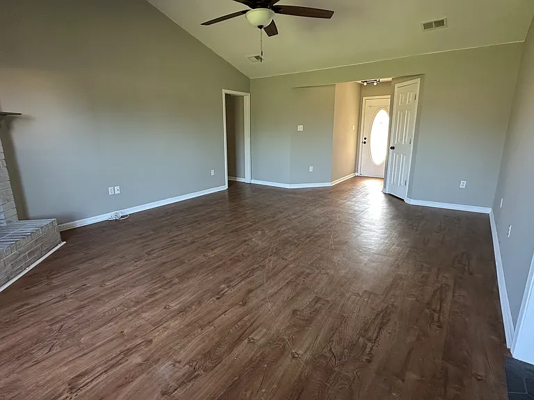 6365 Oak Leaf Dr — Photo 3