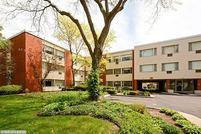 1st image of 1139 Leavitt Ave APT 211