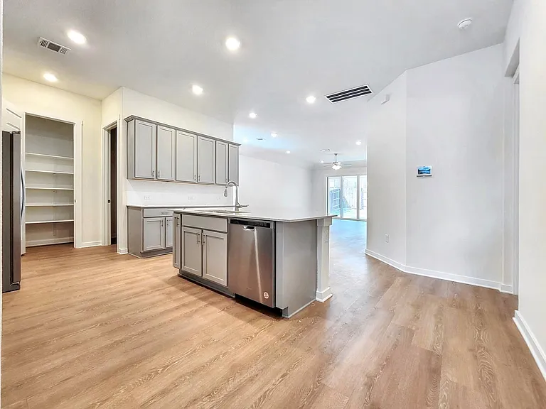 2329 Gabriels Horn Rd — Photo 5