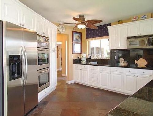4th image of 2866 NE 29th St