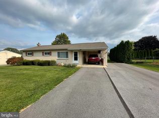 39 McIlvaine Ln, Chambersburg, PA 17202