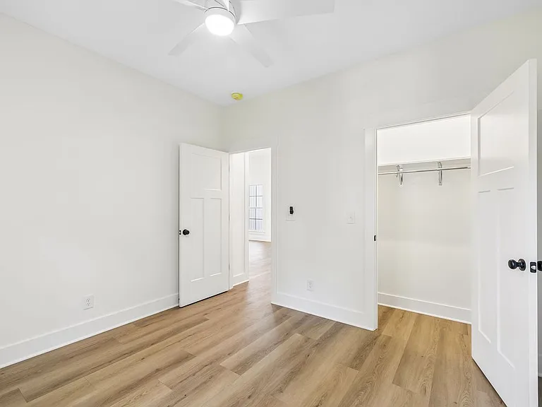 112 Rogers Ave — Photo 15