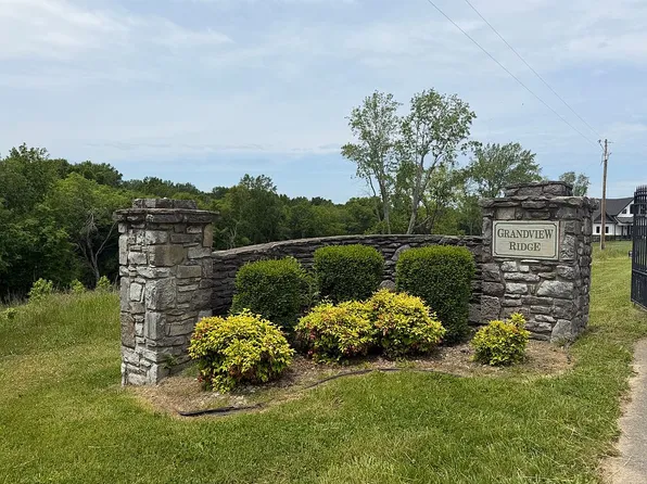 260 Grandview Dr, Scottsville, KY 42164