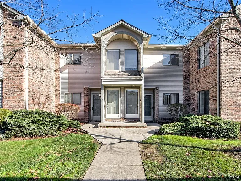 42672 Lilley Pointe Dr — Photo 1