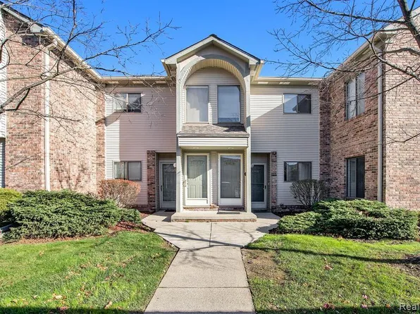 42672 Lilley Pointe Dr, Canton, MI 48187