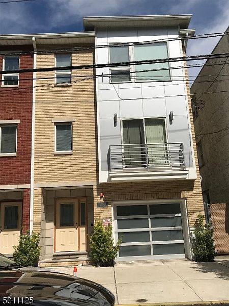 1st image of 26 Oxford St