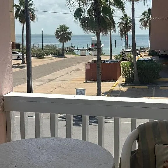 108 W Capricorn Dr — Photo 3