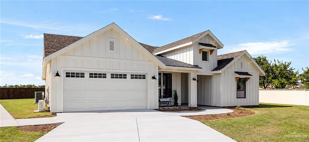 4 bed, 3.0 bath, 2706 sqft, $4,000 — Photo 1