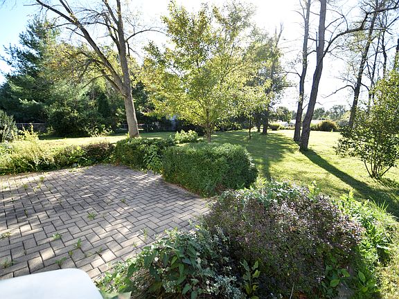 3rd image of 7020 Lockwood Ln