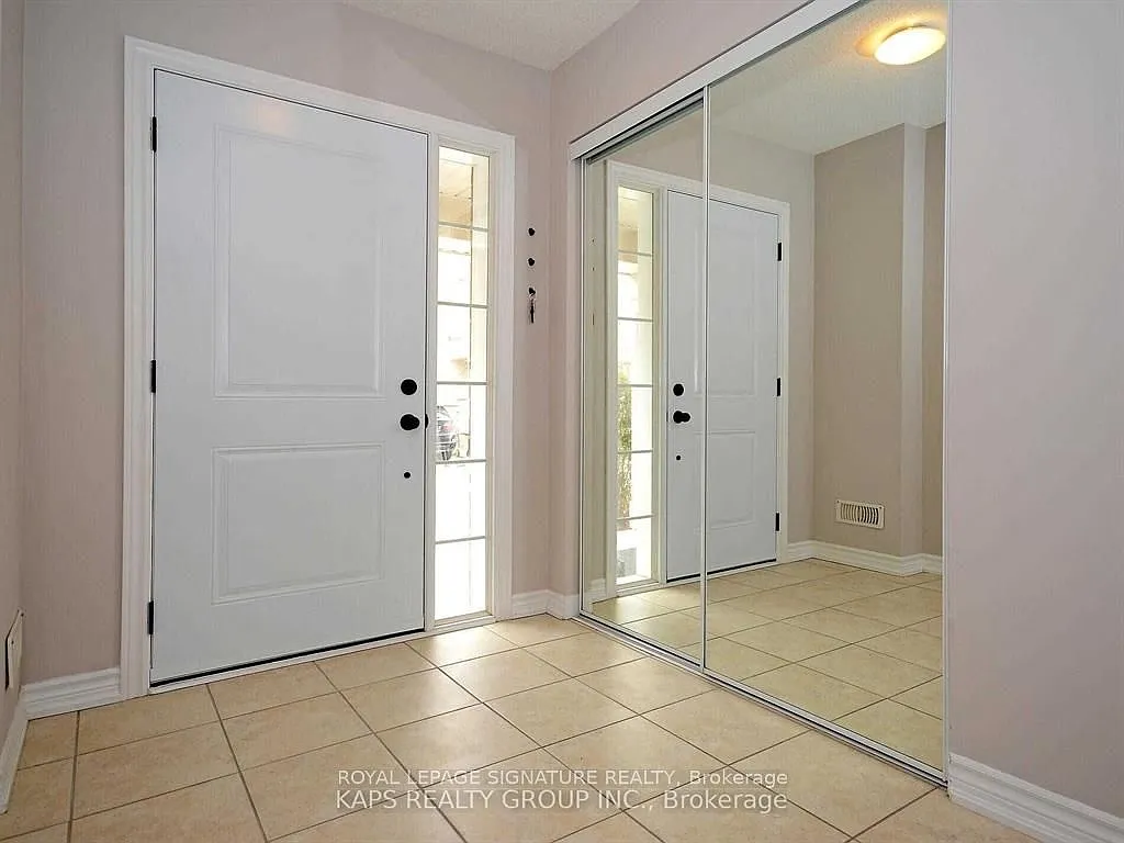 3 bed, $2,700 — Photo 2