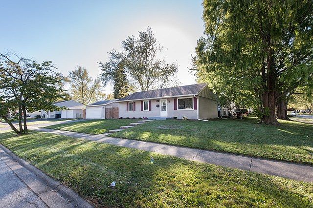 1st image of 40 N Walnut Ln
