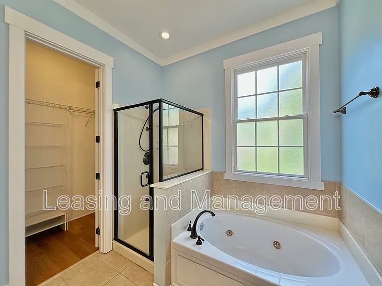 76 Alberta Ave — Photo 15