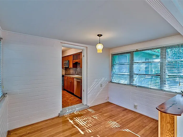 725 NW 33rd Ave — Photo 9