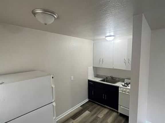 2nd image of 2821 SW 33rd St