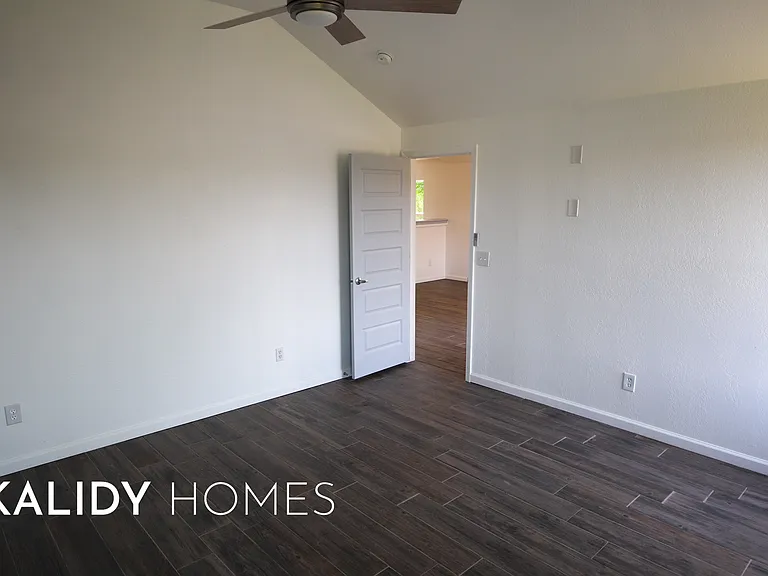 1400 Buena Vista Cir — Photo 19