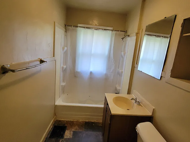 618 N Euclid Ave — Photo 3