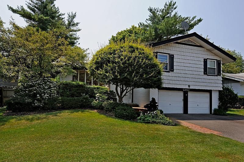 1st image of 31 Forsythia Ln