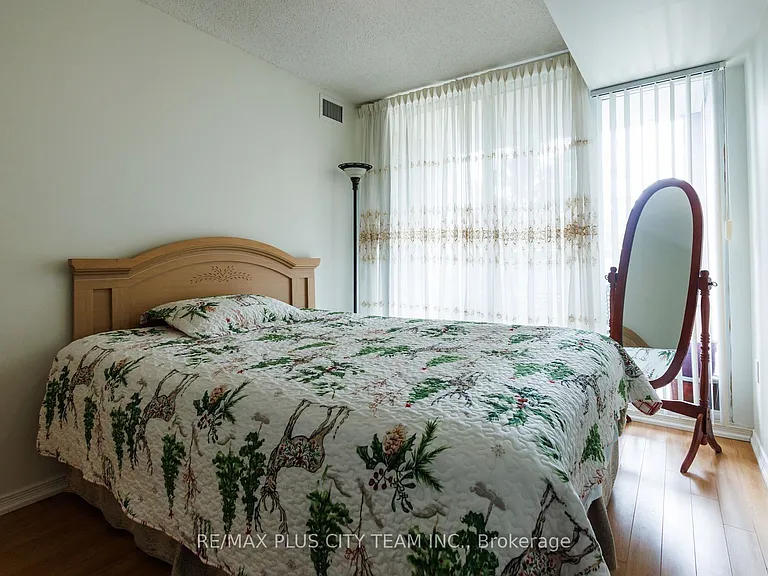 29 Northern Heights Dr #209 — Photo 3
