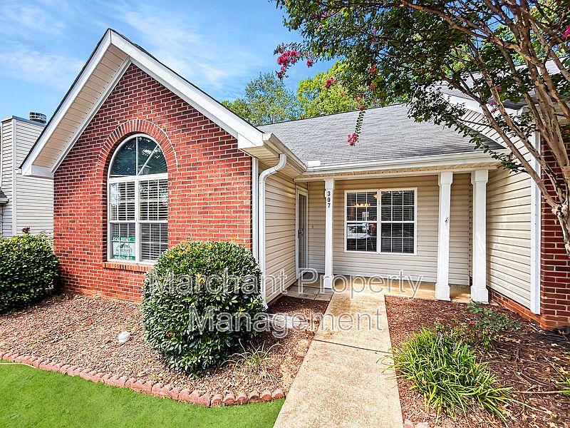 1st image of 307 Woodruff Park Ln