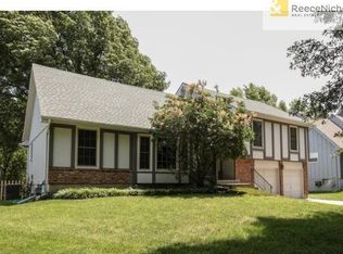 8965 Swarner Dr, Lenexa, KS 66219