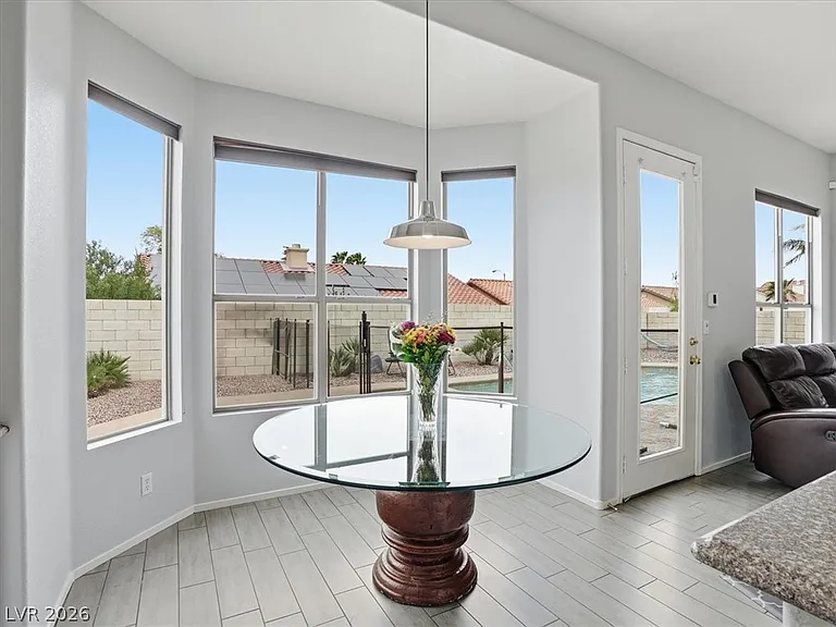 1562 Harwood Ave — Photo 11