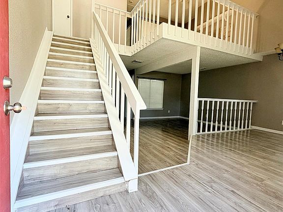 3rd image of 12955 Wirevine Ln