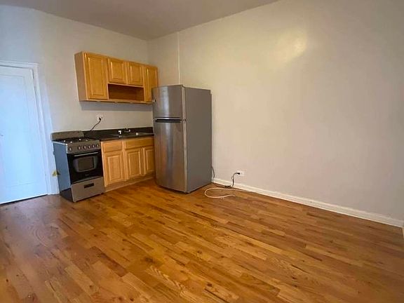 5th image of 441 Wilson Ave #1D