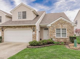 134 Stonecreek Dr, Mayfield Heights, OH