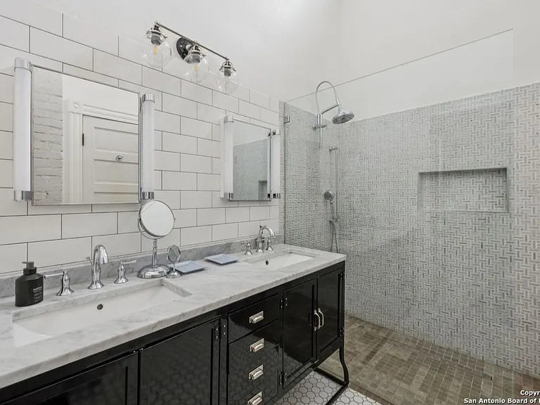 227 Claudia St #1 — Photo 26