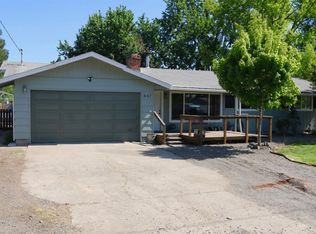 447 W Pine St, Central Pt, OR 97502