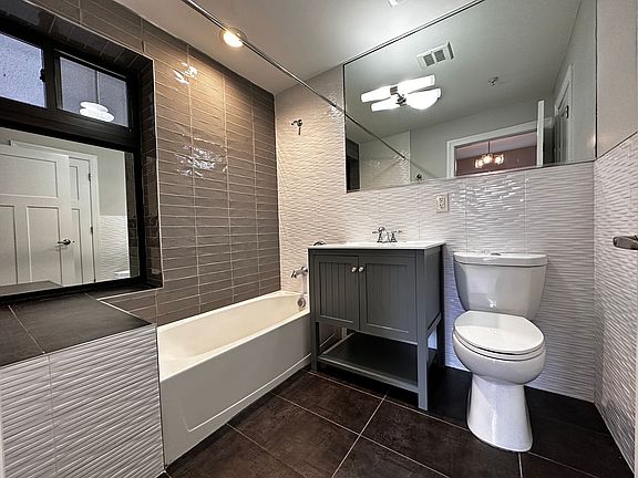 5th image of 45-47-49 Clifton Pl #1A