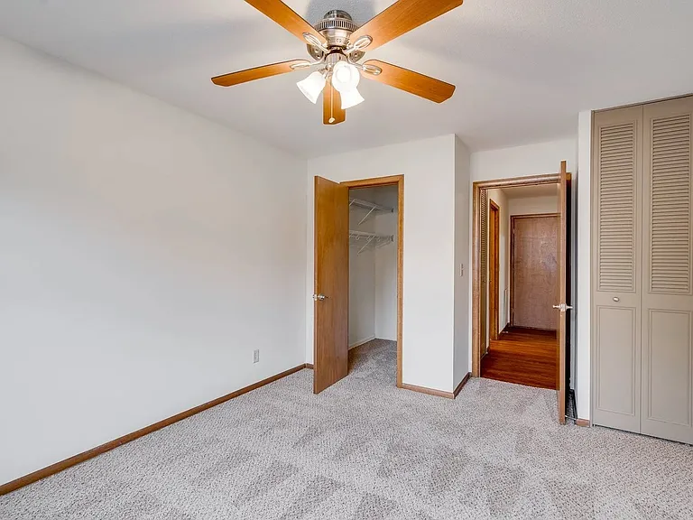 Welcome to Central Lakes of Uptown, where comfort meets style. This spacious room features a ceiling fan, ample closet space, and a bright atmosphere perfect for relaxation. Don't miss your chance to make this your new homeschedule a tour today!