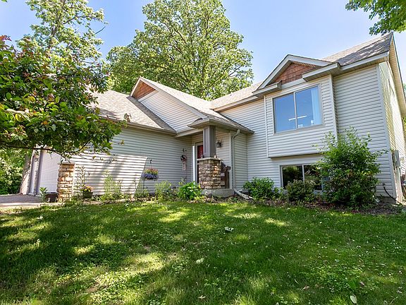 3rd image of 956 Sunflower Way