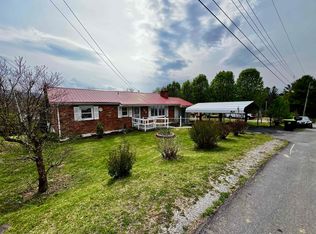 700 Mathews Ct, Pulaski, VA 24301