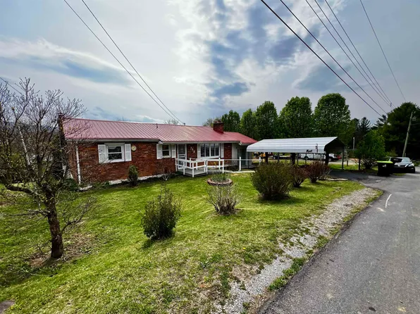 700 Mathews Ct, Pulaski, VA 24301