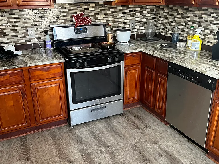82 Girard Ave #2 — Photo 1