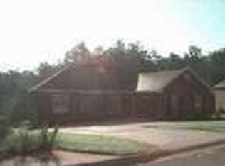 639 Saint Ives Dr, Athens, GA 30606