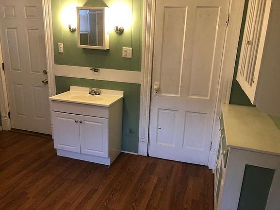 4th image of 414 Vine St