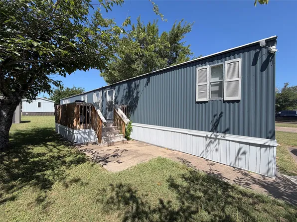 3400 Robinson Dr Trailer 114, Robinson, TX 76706