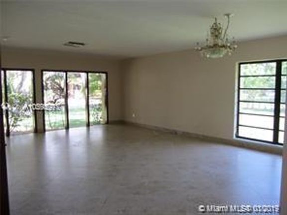 3rd image of 1360 Lugo Ave