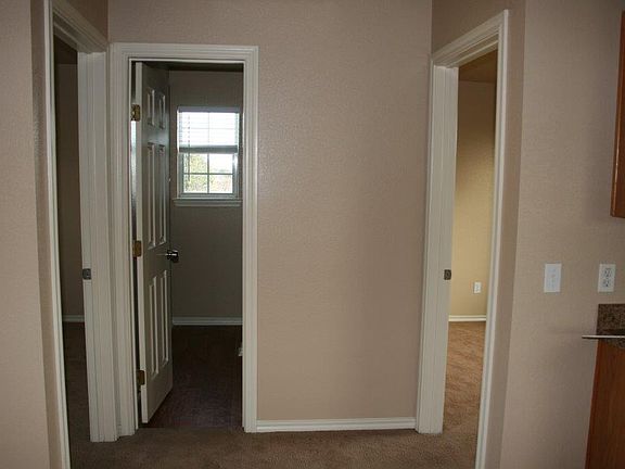 3rd image of 462 Mary Dr