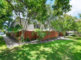 1700 Embassy Dr APT 302, West Palm Beach, FL 33401