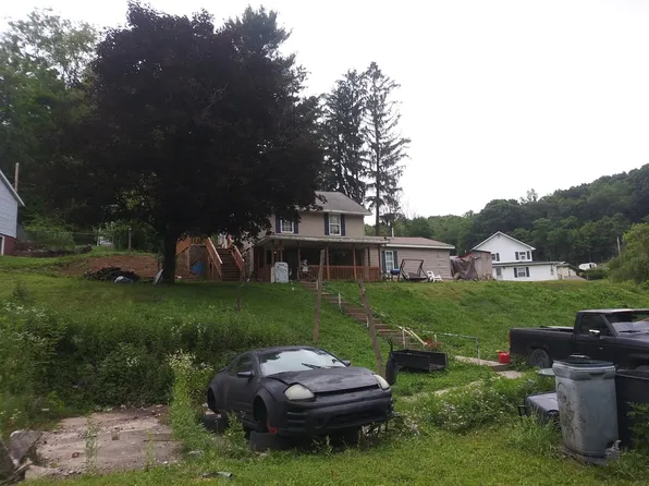 74 Lower Booth Rd, Morgantown, WV 26501