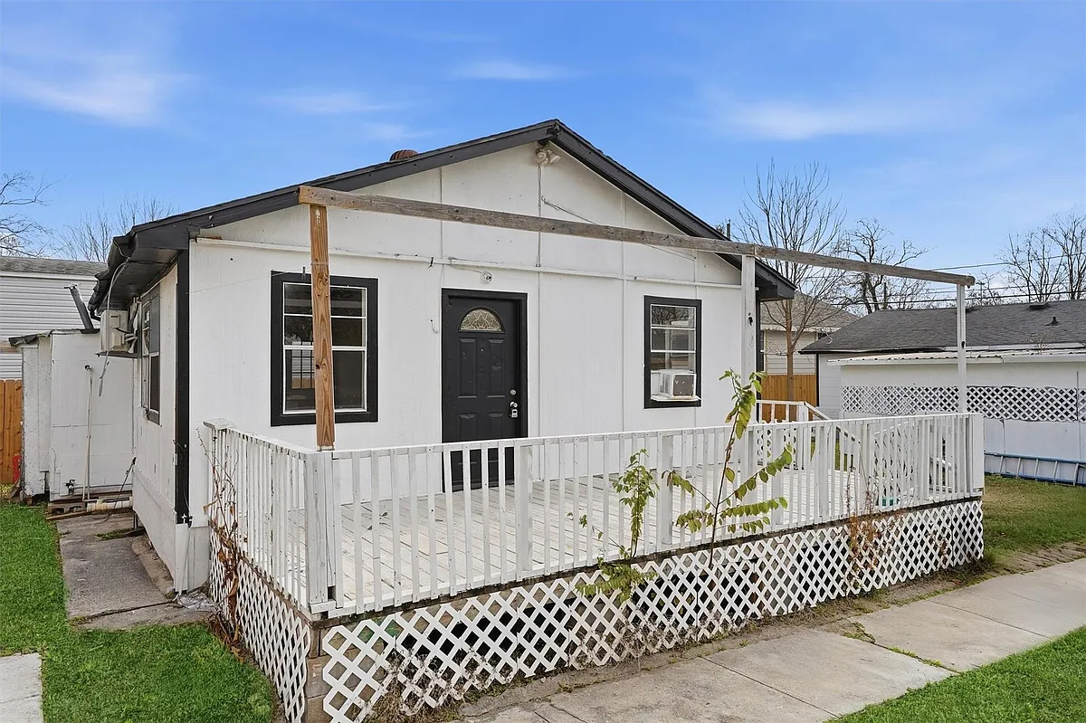 Building Photo - 3531 Cedar Hill Ln #2